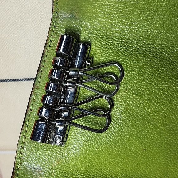 Hermes Rare, lizard skin, Silver hardware 6 key case 2 missing - Picture 11 of 13